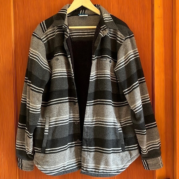 Columbia Other - Columbia fleece lined button down board shirt jacket in black & white. Like new.